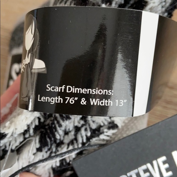 NWT Steve Madden Scarf - Picture 2 of 3